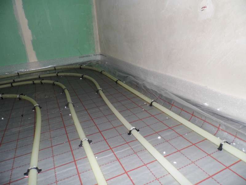 Bild zum BAU-Forumsbeitrag: Fußbodenheizung  -  hat der Heizungsbauer hier gemurkst? im Forum Fußbodenheizungen / Wandheizungen
