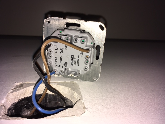 BAU.DE / BAU-Forum: 1. Bild zu Frage "Austausch Raumthermostat" im BAU-Forum "Fußbodenheizungen / Wandheizungen" BAU.DE / BAU-Forum: 1. Bild zu Frage "Austausch Raumthermostat" im BAU-Forum "Fußbodenheizungen / Wandheizungen"