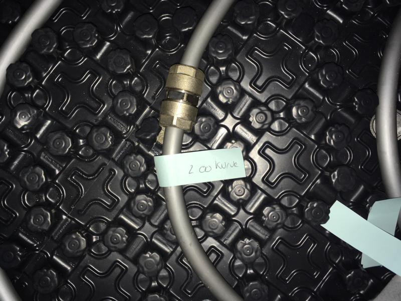 BAU.DE / BAU-Forum: 4. Bild zu Frage "Verlegung Fußbodenheizung korrekt?" im BAU-Forum "Fußbodenheizungen / Wandheizungen" BAU.DE / BAU-Forum: 4. Bild zu Frage "Verlegung Fußbodenheizung korrekt?" im BAU-Forum "Fußbodenheizungen / Wandheizungen"