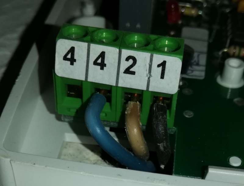 BAU.DE / BAU-Forum: 1. Bild zu Frage "Thermostat Taconova El week installieren" im BAU-Forum "Fußbodenheizungen / Wandheizungen" BAU.DE / BAU-Forum: 1. Bild zu Frage "Thermostat Taconova El week installieren" im BAU-Forum "Fußbodenheizungen / Wandheizungen"