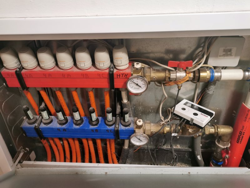 BAU.DE / BAU-Forum: 1. Bild zu Frage "Fußbodenheizung einschalten wie?" im BAU-Forum "Fußbodenheizungen / Wandheizungen" BAU.DE / BAU-Forum: 1. Bild zu Frage "Fußbodenheizung einschalten wie?" im BAU-Forum "Fußbodenheizungen / Wandheizungen"