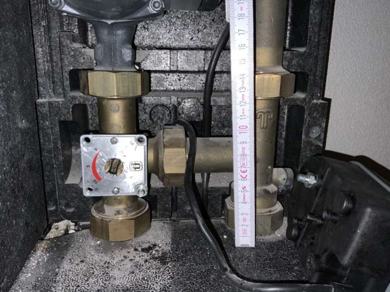 BAU.DE / BAU-Forum: 1. Bild zu Frage "Heizung, Hersteller für Defekten Mischer" im BAU-Forum "Fußbodenheizungen / Wandheizungen" BAU.DE / BAU-Forum: 1. Bild zu Frage "Heizung, Hersteller für Defekten Mischer" im BAU-Forum "Fußbodenheizungen / Wandheizungen"