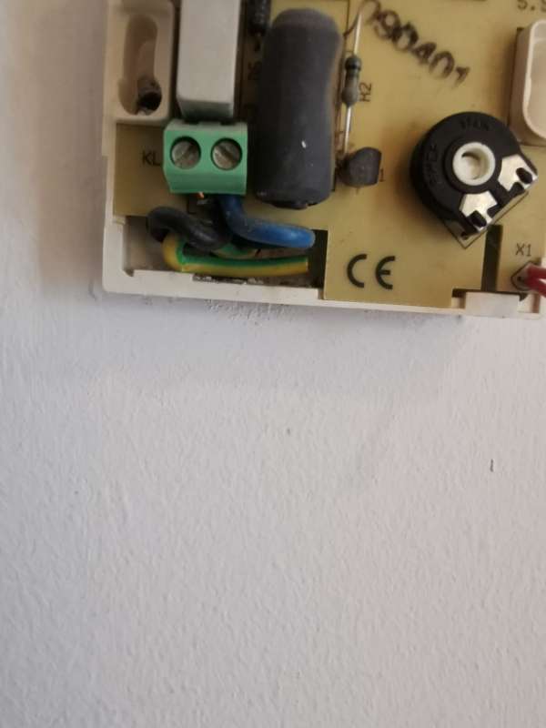 BAU.DE / BAU-Forum: 1. Bild zu Frage "Neue digitale Regler für die Fußbodenheizung" im BAU-Forum "Fußbodenheizungen / Wandheizungen" BAU.DE / BAU-Forum: 1. Bild zu Frage "Neue digitale Regler für die Fußbodenheizung" im BAU-Forum "Fußbodenheizungen / Wandheizungen"