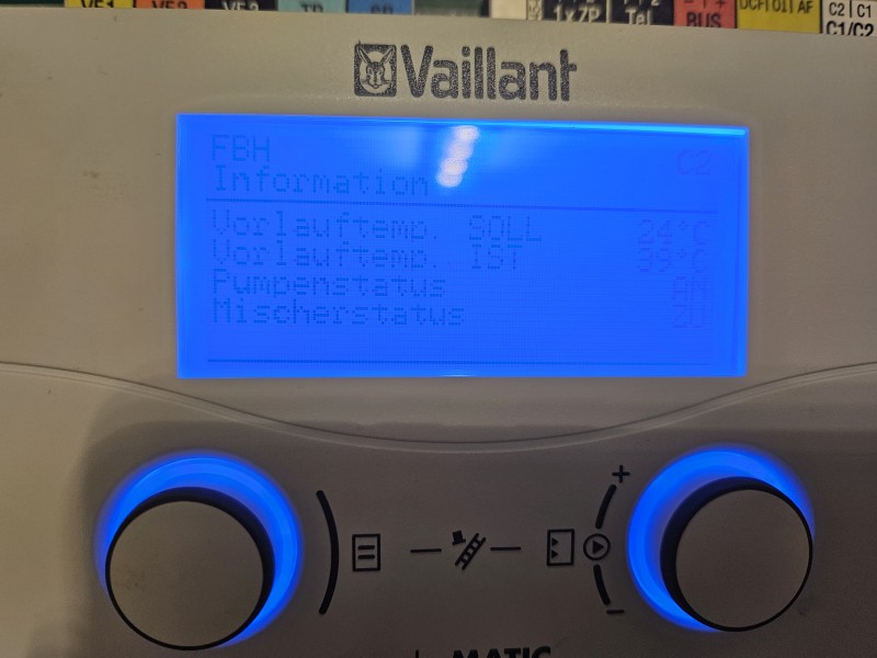 BAU.DE / BAU-Forum: 2. Bild zu Antwort "Weitere Bilder und noch ein Problem" auf die Frage "Anzeige Heizkreisventile reagieren nicht" im BAU-Forum "Fußbodenheizungen / Wandheizungen" BAU.DE / BAU-Forum: 2. Bild zu Antwort "Weitere Bilder und noch ein Problem" auf die Frage "Anzeige Heizkreisventile reagieren nicht" im BAU-Forum "Fußbodenheizungen / Wandheizungen"