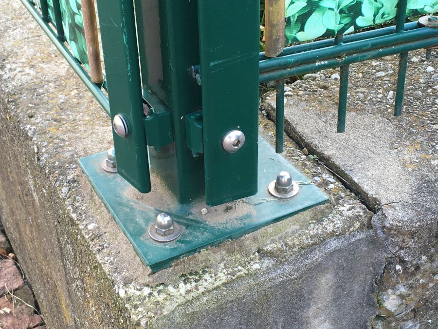 BAU.DE / BAU-Forum: 2. Bild zu Antwort "Doppelstabmattenzaun: Windlast-Erfahrungen innerorts" auf die Frage "Doppelstabmattenzaun mit Sichtschutz: Windlast berechnen & Alternativen prüfen" im BAU-Forum "Rund um den Garten" BAU.DE / BAU-Forum: 2. Bild zu Antwort "Doppelstabmattenzaun: Windlast-Erfahrungen innerorts" auf die Frage "Doppelstabmattenzaun mit Sichtschutz: Windlast berechnen & Alternativen prüfen" im BAU-Forum "Rund um den Garten"