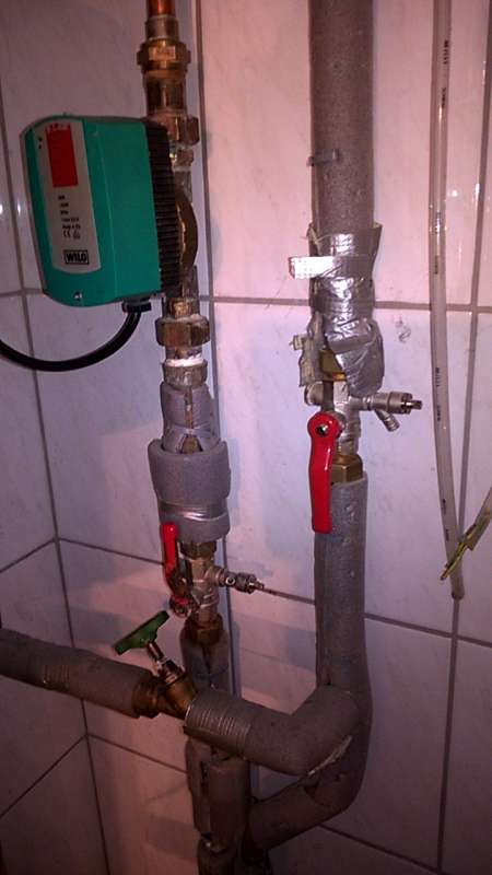 BAU.DE / BAU-Forum: 4. Bild zu Antwort "Fotos anbei" auf die Frage "Buderus Warmwasserstandspeicher SR120 w" im BAU-Forum "Heizung / Warmwasser" BAU.DE / BAU-Forum: 4. Bild zu Antwort "Fotos anbei" auf die Frage "Buderus Warmwasserstandspeicher SR120 w" im BAU-Forum "Heizung / Warmwasser"