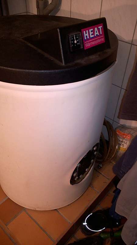 BAU.DE / BAU-Forum: 5. Bild zu Antwort "Fotos anbei" auf die Frage "Buderus Warmwasserstandspeicher SR120 w" im BAU-Forum "Heizung / Warmwasser" BAU.DE / BAU-Forum: 5. Bild zu Antwort "Fotos anbei" auf die Frage "Buderus Warmwasserstandspeicher SR120 w" im BAU-Forum "Heizung / Warmwasser"