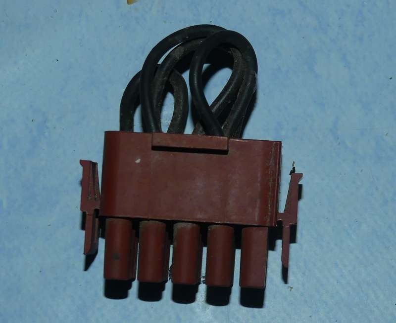 BAU.DE / BAU-Forum: 1. Bild zu Frage "Gasheizung nach Wartung loses Teil entdeckt" im BAU-Forum "Heizung / Warmwasser" BAU.DE / BAU-Forum: 1. Bild zu Frage "Gasheizung nach Wartung loses Teil entdeckt" im BAU-Forum "Heizung / Warmwasser"