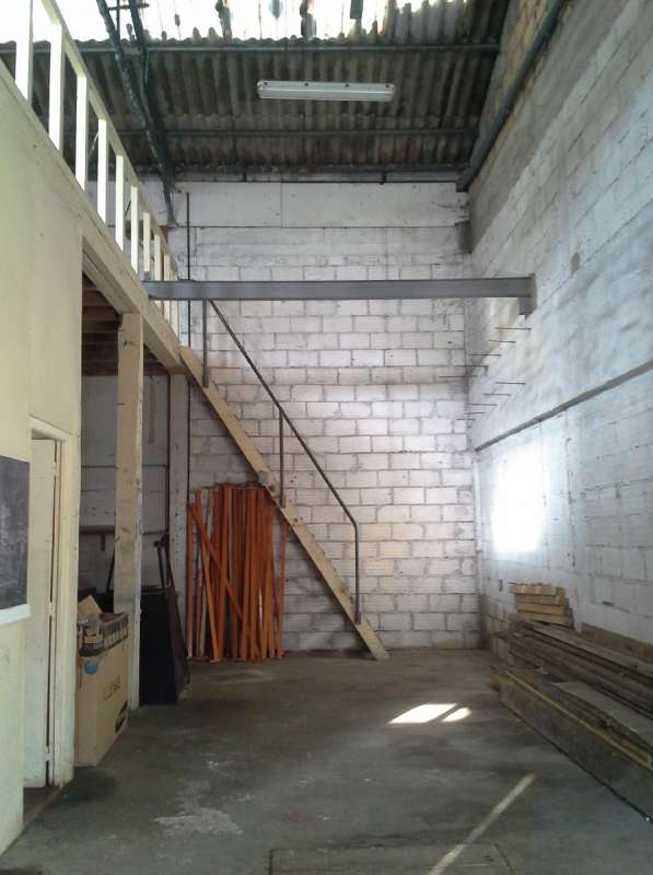 BAU.DE / BAU-Forum: 2. Bild zu Frage "Feuchtigkeit: Sonderfall! Atelier-Boden auf Betonbau und Isolierung innen.." im BAU-Forum "Holzschutz, Holzschäden, Holzsanierung" BAU.DE / BAU-Forum: 2. Bild zu Frage "Feuchtigkeit: Sonderfall! Atelier-Boden auf Betonbau und Isolierung innen.." im BAU-Forum "Holzschutz, Holzschäden, Holzsanierung"