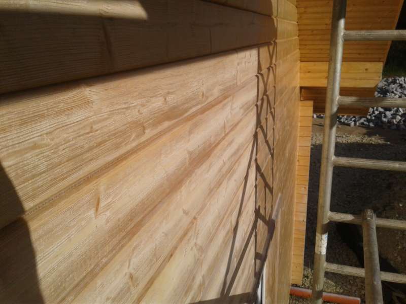 BAU.DE / BAU-Forum: 1. Bild zu Frage "Blockbohlen/ Schwedenhaus streichen" im BAU-Forum "Holzschutz, Holzschäden, Holzsanierung" BAU.DE / BAU-Forum: 1. Bild zu Frage "Blockbohlen/ Schwedenhaus streichen" im BAU-Forum "Holzschutz, Holzschäden, Holzsanierung"