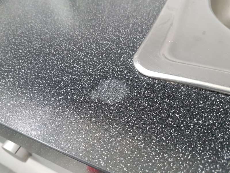 BAU.DE / BAU-Forum: 2. Bild zu Frage "Säureschaden auf Arbeitsplatte in der Küche" im BAU-Forum "Holzschutz, Holzschäden, Holzsanierung" BAU.DE / BAU-Forum: 2. Bild zu Frage "Säureschaden auf Arbeitsplatte in der Küche" im BAU-Forum "Holzschutz, Holzschäden, Holzsanierung"