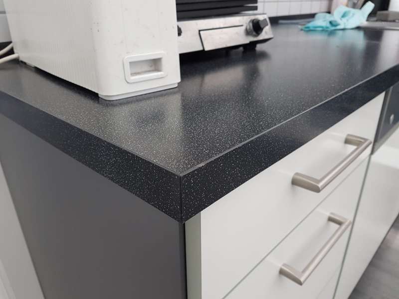 BAU.DE / BAU-Forum: 5. Bild zu Frage "Säureschaden auf Arbeitsplatte in der Küche" im BAU-Forum "Holzschutz, Holzschäden, Holzsanierung" BAU.DE / BAU-Forum: 5. Bild zu Frage "Säureschaden auf Arbeitsplatte in der Küche" im BAU-Forum "Holzschutz, Holzschäden, Holzsanierung"