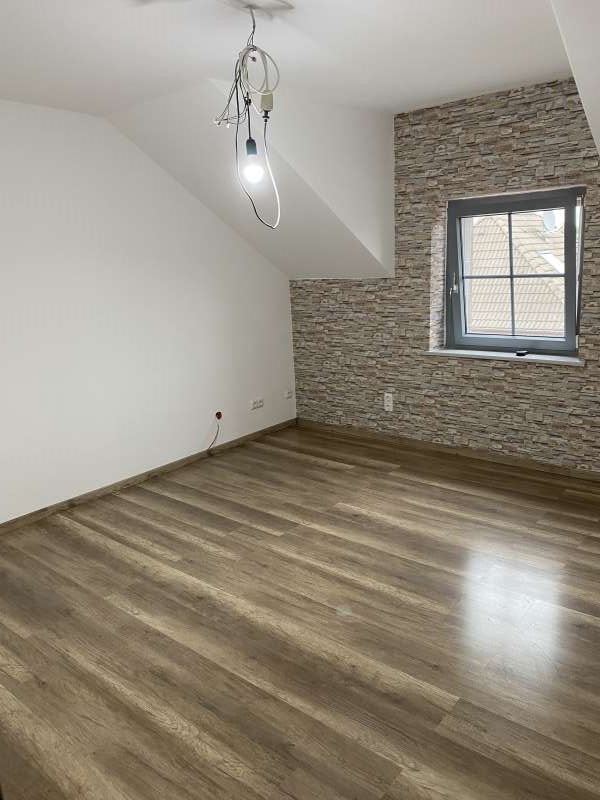 BAU.DE / BAU-Forum: 2. Bild zu Frage "Holzbalkendecke knarrt trotz Laminat: Ursachen, Lösungen & Kosten für Sanierung?" im BAU-Forum "Holzschutz, Holzschäden, Holzsanierung" BAU.DE / BAU-Forum: 2. Bild zu Frage "Holzbalkendecke knarrt trotz Laminat: Ursachen, Lösungen & Kosten für Sanierung?" im BAU-Forum "Holzschutz, Holzschäden, Holzsanierung"