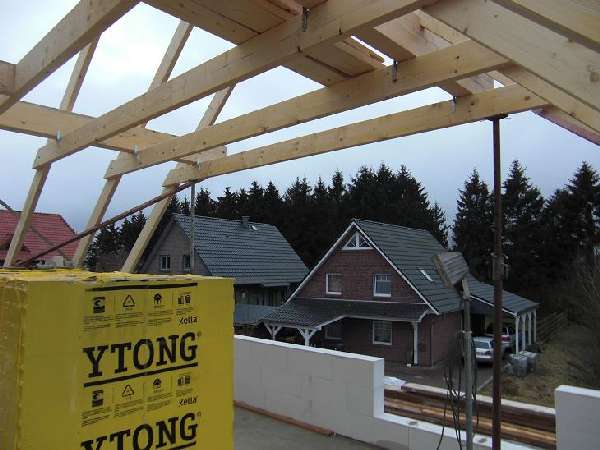 BAU.DE / BAU-Forum: 3. Bild zu Frage "Tragende Wand im OG entfernen: Kosten, Statik & Alternativen für Neubau?" im BAU-Forum "Innenwände" BAU.DE / BAU-Forum: 3. Bild zu Frage "Tragende Wand im OG entfernen: Kosten, Statik & Alternativen für Neubau?" im BAU-Forum "Innenwände"