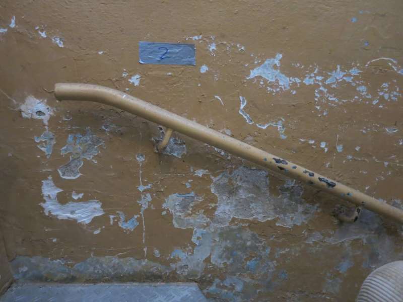 BAU.DE / BAU-Forum: 1. Bild zu Frage "Farb- und Putzabplatzungen Keller: Ursachen, Sofortmaßnahmen & Sanierungstipps?" im BAU-Forum "Innenwände" BAU.DE / BAU-Forum: 1. Bild zu Frage "Farb- und Putzabplatzungen Keller: Ursachen, Sofortmaßnahmen & Sanierungstipps?" im BAU-Forum "Innenwände"