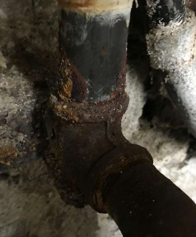 BAU.DE / BAU-Forum: 1. Bild zu Antwort "Gasrohr Korrosion: Bilder des Rostbefalls im Keller" auf die Frage "Gasrohr angerostet im Keller: Gefahr, Ursachen & was tun? Kosten der Reparatur?" im BAU-Forum "Installation: Elektro, Gas, Wasser, Fernwärme etc." BAU.DE / BAU-Forum: 1. Bild zu Antwort "Gasrohr Korrosion: Bilder des Rostbefalls im Keller" auf die Frage "Gasrohr angerostet im Keller: Gefahr, Ursachen & was tun? Kosten der Reparatur?" im BAU-Forum "Installation: Elektro, Gas, Wasser, Fernwärme etc."