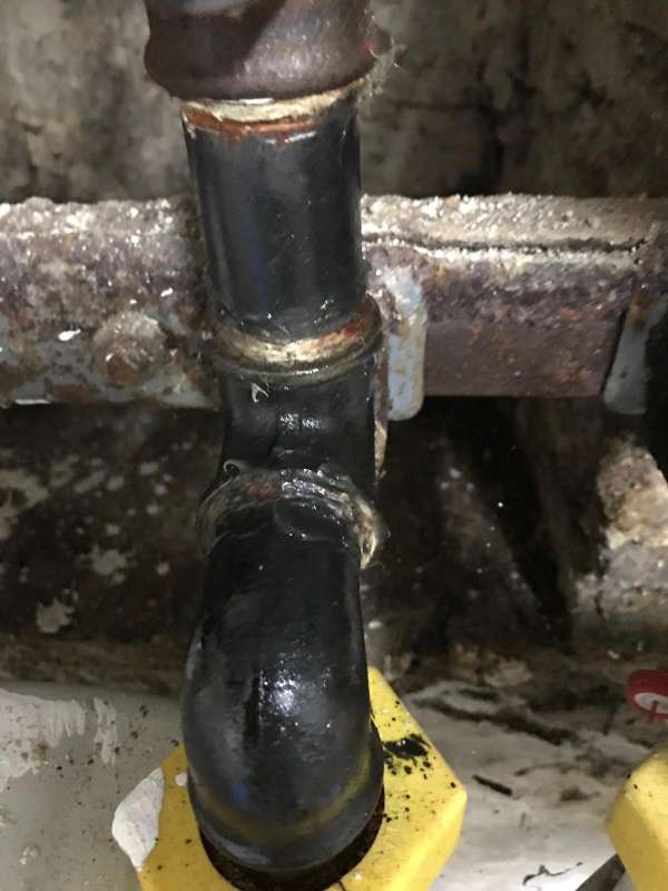 BAU.DE / BAU-Forum: 2. Bild zu Antwort "Gasrohr nach Rostbehandlung: Zustand bis zur Reparatur" auf die Frage "Gasrohr angerostet im Keller: Gefahr, Ursachen & was tun? Kosten der Reparatur?" im BAU-Forum "Installation: Elektro, Gas, Wasser, Fernwärme etc." BAU.DE / BAU-Forum: 2. Bild zu Antwort "Gasrohr nach Rostbehandlung: Zustand bis zur Reparatur" auf die Frage "Gasrohr angerostet im Keller: Gefahr, Ursachen & was tun? Kosten der Reparatur?" im BAU-Forum "Installation: Elektro, Gas, Wasser, Fernwärme etc."