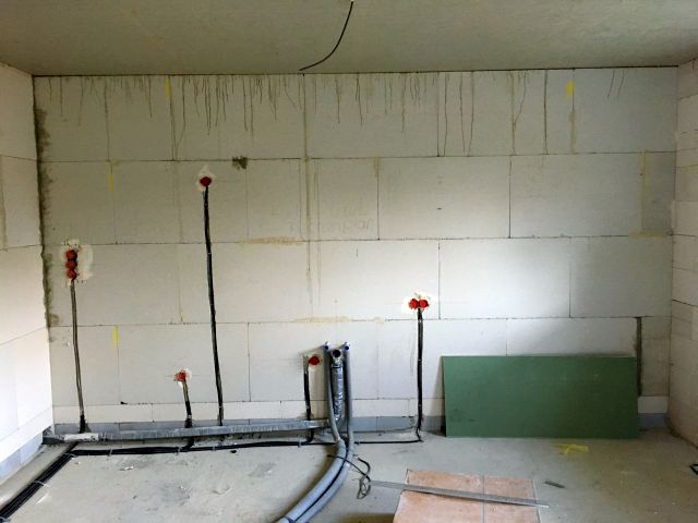 BAU.DE / BAU-Forum: 1. Bild zu Frage "Abwasserinstallation prüfen: Stand der Technik, Länge, Zuläufe & korrekter Einbau?" im BAU-Forum "Installation: Elektro, Gas, Wasser, Fernwärme etc." BAU.DE / BAU-Forum: 1. Bild zu Frage "Abwasserinstallation prüfen: Stand der Technik, Länge, Zuläufe & korrekter Einbau?" im BAU-Forum "Installation: Elektro, Gas, Wasser, Fernwärme etc."