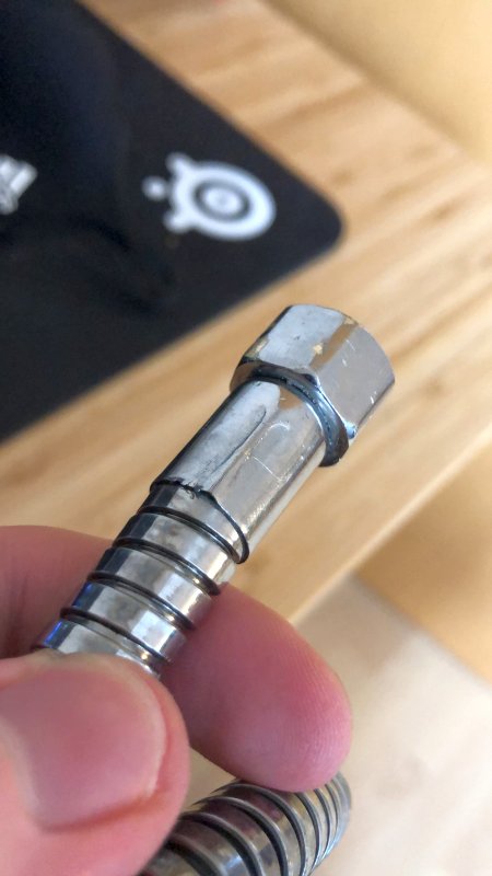 BAU.DE / BAU-Forum: 2. Bild zu Frage "Wasseranschluss Spülbecken Küche" im BAU-Forum "Installation: Elektro, Gas, Wasser, Fernwärme etc." BAU.DE / BAU-Forum: 2. Bild zu Frage "Wasseranschluss Spülbecken Küche" im BAU-Forum "Installation: Elektro, Gas, Wasser, Fernwärme etc."