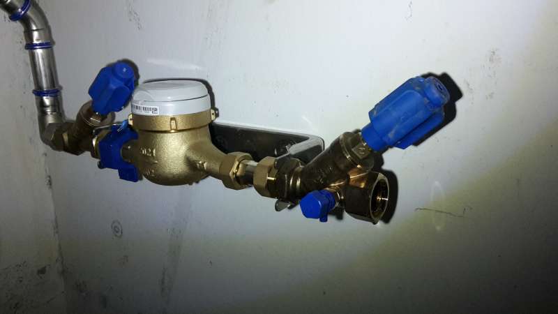 BAU.DE / BAU-Forum: 1. Bild zu Antwort "Das hat leider nichts mit der von mir beschriebenen Ausgangssituation zu tun." auf die Frage "Wasserentnahme Notlösung" im BAU-Forum "Installation: Elektro, Gas, Wasser, Fernwärme etc." BAU.DE / BAU-Forum: 1. Bild zu Antwort "Das hat leider nichts mit der von mir beschriebenen Ausgangssituation zu tun." auf die Frage "Wasserentnahme Notlösung" im BAU-Forum "Installation: Elektro, Gas, Wasser, Fernwärme etc."