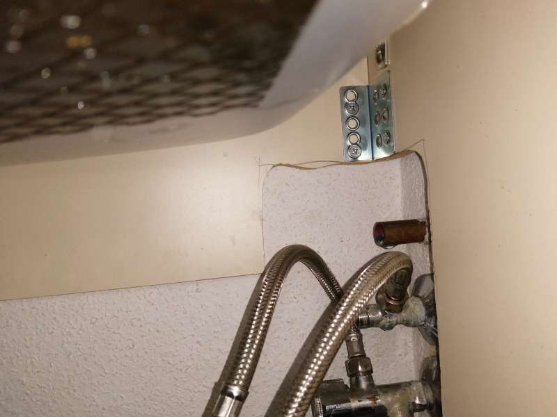 BAU.DE / BAU-Forum: 1. Bild zu Frage "Offenes Blindrohr in Küche" im BAU-Forum "Installation: Elektro, Gas, Wasser, Fernwärme etc." BAU.DE / BAU-Forum: 1. Bild zu Frage "Offenes Blindrohr in Küche" im BAU-Forum "Installation: Elektro, Gas, Wasser, Fernwärme etc."