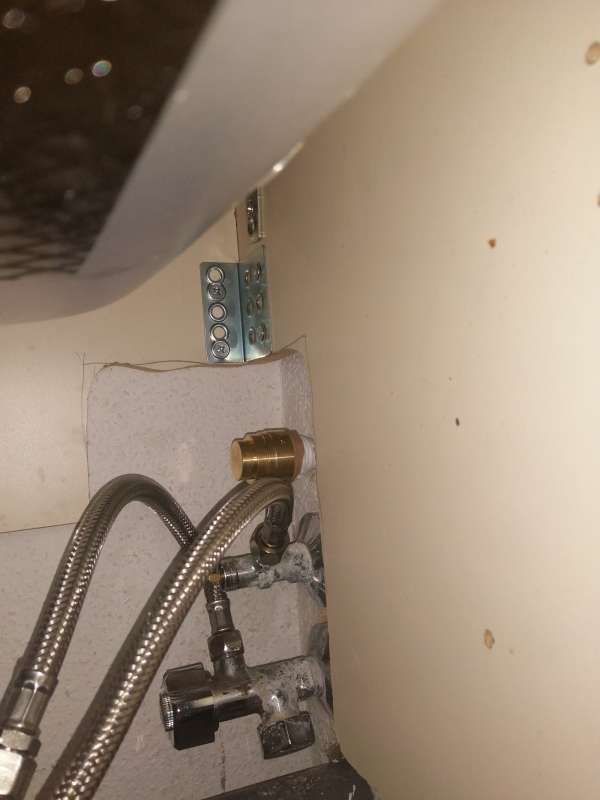 BAU.DE / BAU-Forum: 2. Bild zu Frage "Offenes Blindrohr in Küche" im BAU-Forum "Installation: Elektro, Gas, Wasser, Fernwärme etc." BAU.DE / BAU-Forum: 2. Bild zu Frage "Offenes Blindrohr in Küche" im BAU-Forum "Installation: Elektro, Gas, Wasser, Fernwärme etc."