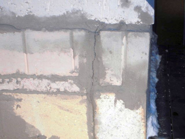 BAU.DE / BAU-Forum: 1. Bild zu Antwort "Grundofen: Bilder der Risse im zweischaligen Aufbau" auf die Frage "Risse im Grundofen: Ursachen, Risiken & Sanierung – Was tun bei Rissen?" im BAU-Forum "Kamin und Kachelofen" BAU.DE / BAU-Forum: 1. Bild zu Antwort "Grundofen: Bilder der Risse im zweischaligen Aufbau" auf die Frage "Risse im Grundofen: Ursachen, Risiken & Sanierung – Was tun bei Rissen?" im BAU-Forum "Kamin und Kachelofen"