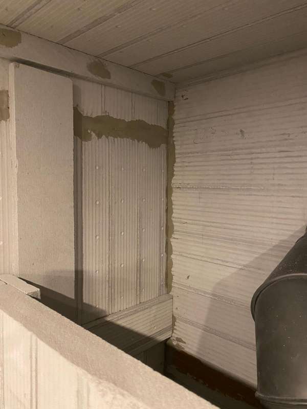 BAU.DE / BAU-Forum: 2. Bild zu Frage "Calciumsilikatplatten vs. Asbest: Unterscheidung, Gefahren & sichere Identifizierung?" im BAU-Forum "Kamin und Kachelofen" BAU.DE / BAU-Forum: 2. Bild zu Frage "Calciumsilikatplatten vs. Asbest: Unterscheidung, Gefahren & sichere Identifizierung?" im BAU-Forum "Kamin und Kachelofen"