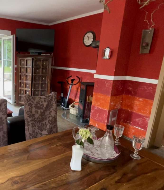 BAU.DE / BAU-Forum: 1. Bild zu Frage "Kamin versetzen: Kosten, Machbarkeit & Risiken bei Umplatzierung im Altbau?" im BAU-Forum "Kamin und Kachelofen" BAU.DE / BAU-Forum: 1. Bild zu Frage "Kamin versetzen: Kosten, Machbarkeit & Risiken bei Umplatzierung im Altbau?" im BAU-Forum "Kamin und Kachelofen"