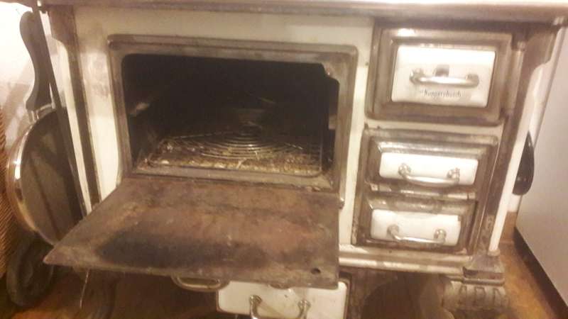 BAU.DE / BAU-Forum: 2. Bild zu Frage "Speckstein in Küchenhexe: Risiken, Nutzen, Montage & Auswirkungen auf Raumklima?" im BAU-Forum "Kamin und Kachelofen" BAU.DE / BAU-Forum: 2. Bild zu Frage "Speckstein in Küchenhexe: Risiken, Nutzen, Montage & Auswirkungen auf Raumklima?" im BAU-Forum "Kamin und Kachelofen"