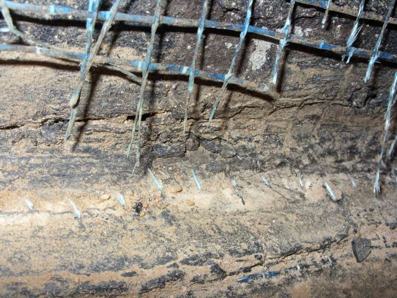 BAU.DE / BAU-Forum: 3. Bild zu Frage "Bitumenabdichtung Kelleraußenwand löst sich: Ursachen, Reparatur & Kosten?" im BAU-Forum "Keller" BAU.DE / BAU-Forum: 3. Bild zu Frage "Bitumenabdichtung Kelleraußenwand löst sich: Ursachen, Reparatur & Kosten?" im BAU-Forum "Keller"