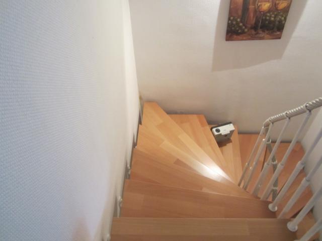 BAU.DE / BAU-Forum: 2. Bild zu Frage "Feuchte Wand im Keller: Ursachen, Leckortung & Sanierung im Reihenhaus?" im BAU-Forum "Keller" BAU.DE / BAU-Forum: 2. Bild zu Frage "Feuchte Wand im Keller: Ursachen, Leckortung & Sanierung im Reihenhaus?" im BAU-Forum "Keller"