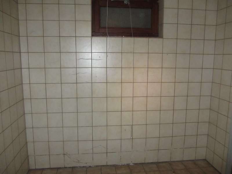 BAU.DE / BAU-Forum: 1. Bild zu Frage "Schaden im Saunaraum: Ursachen, Sofortmaßnahmen & Sanierungskosten?" im BAU-Forum "Keller" BAU.DE / BAU-Forum: 1. Bild zu Frage "Schaden im Saunaraum: Ursachen, Sofortmaßnahmen & Sanierungskosten?" im BAU-Forum "Keller"