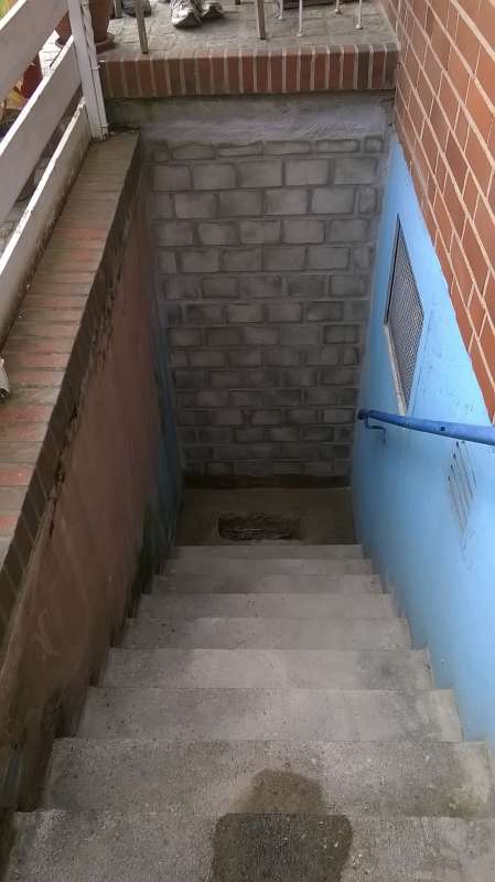 BAU.DE / BAU-Forum: 1. Bild zu Frage "Kelleraußentreppe zugemauert und wird zugeschüttet  -  Wohin mit dem Wasser?" im BAU-Forum "Keller"