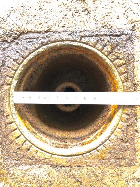 BAU.DE / BAU-Forum: 5. Bild zu Frage "Garagenablauf Abdeckrost ersetzen: Typ bestimmen & passenden Ersatz finden?" im BAU-Forum "Keller" BAU.DE / BAU-Forum: 5. Bild zu Frage "Garagenablauf Abdeckrost ersetzen: Typ bestimmen & passenden Ersatz finden?" im BAU-Forum "Keller"