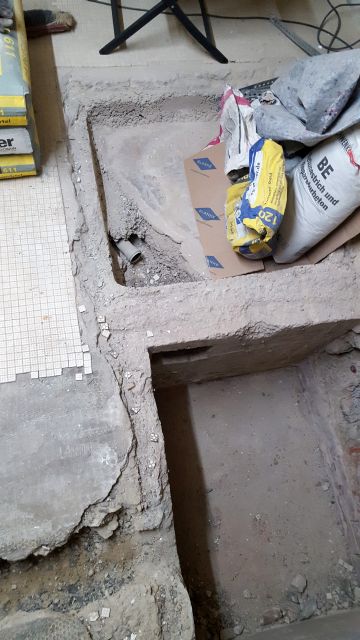 BAU.DE / BAU-Forum: 3. Bild zu Frage "Keller Fußbodensanierung: Ursachen für Feuchtigkeit, Sanierungskosten & Vorgehensweise?" im BAU-Forum "Keller" BAU.DE / BAU-Forum: 3. Bild zu Frage "Keller Fußbodensanierung: Ursachen für Feuchtigkeit, Sanierungskosten & Vorgehensweise?" im BAU-Forum "Keller"