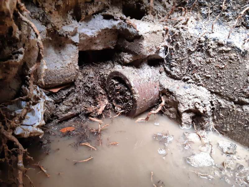 BAU.DE / BAU-Forum: 1. Bild zu Frage "Wasser im Keller: Pumpenschacht innen/außen – Kosten, Risiken & langfristige Lösungen?" im BAU-Forum "Keller" BAU.DE / BAU-Forum: 1. Bild zu Frage "Wasser im Keller: Pumpenschacht innen/außen – Kosten, Risiken & langfristige Lösungen?" im BAU-Forum "Keller"