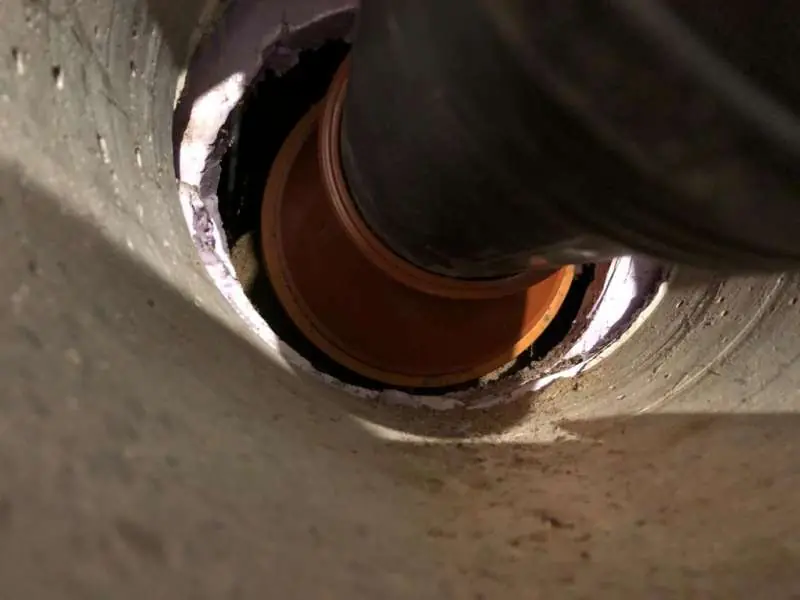 BAU.DE / BAU-Forum: 2. Bild zu Frage "Abwasserrohre durch Kernbohrung in Kellerwand ohne Abdichtung" im BAU-Forum "Keller" BAU.DE / BAU-Forum: 2. Bild zu Frage "Abwasserrohre durch Kernbohrung in Kellerwand ohne Abdichtung" im BAU-Forum "Keller"