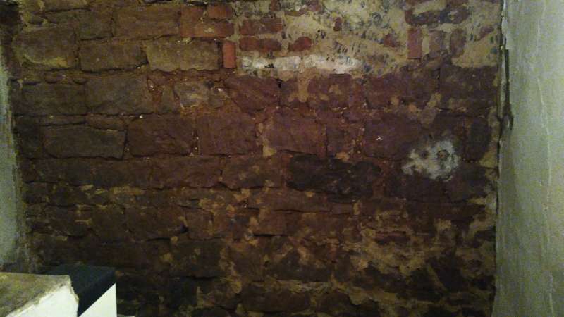 BAU.DE / BAU-Forum: 1. Bild zu Frage "Frage zur Sandsteinmauer" im BAU-Forum "Keller" BAU.DE / BAU-Forum: 1. Bild zu Frage "Frage zur Sandsteinmauer" im BAU-Forum "Keller"