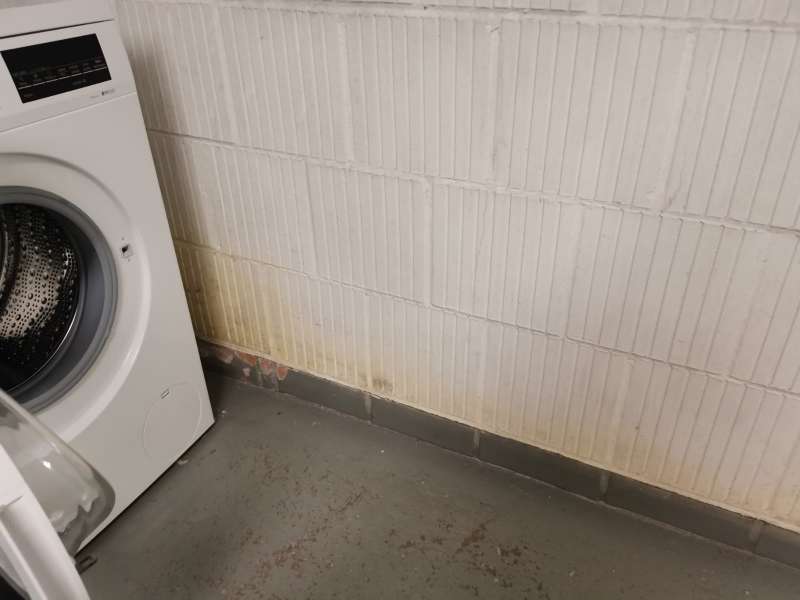 BAU.DE / BAU-Forum: 2. Bild zu Frage "Feuchtigkeit?" im BAU-Forum "Keller" BAU.DE / BAU-Forum: 2. Bild zu Frage "Feuchtigkeit?" im BAU-Forum "Keller"