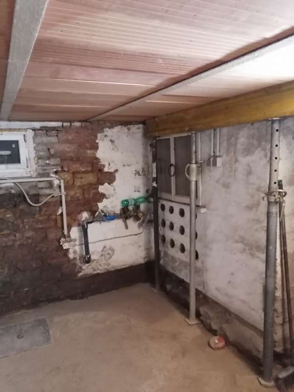 BAU.DE / BAU-Forum: 2. Bild zu Frage "Kellersanierung innen: Abdichtung, Putz & Trockenlegung von Sandsteinmauerwerk?" im BAU-Forum "Keller" BAU.DE / BAU-Forum: 2. Bild zu Frage "Kellersanierung innen: Abdichtung, Putz & Trockenlegung von Sandsteinmauerwerk?" im BAU-Forum "Keller"