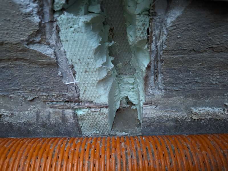 BAU.DE / BAU-Forum: 2. Bild zu Frage "2K Dichtschlämme undicht trotz korrekter Dicke? Ursachen & Lösungen" im BAU-Forum "Keller" BAU.DE / BAU-Forum: 2. Bild zu Frage "2K Dichtschlämme undicht trotz korrekter Dicke? Ursachen & Lösungen" im BAU-Forum "Keller"