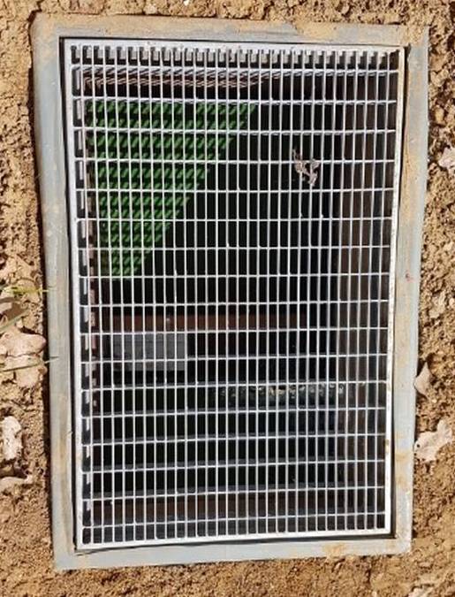 BAU.DE / BAU-Forum: 2. Bild zu Frage "Wintergarten Belüftung optimieren: Gitterrost erhöhen – Lösungen für Wasserstau?" im BAU-Forum "Lüftung" BAU.DE / BAU-Forum: 2. Bild zu Frage "Wintergarten Belüftung optimieren: Gitterrost erhöhen – Lösungen für Wasserstau?" im BAU-Forum "Lüftung"