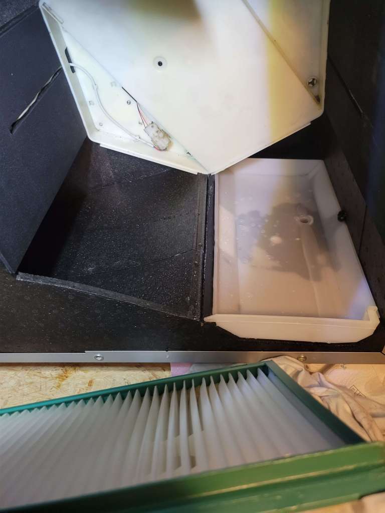 BAU.DE / BAU-Forum: 3. Bild zu Frage "Methoden zur Schimmelbeseitigung in Belüftungsanlagen: Optionen und Vorgehensweisen" im BAU-Forum "Lüftung" BAU.DE / BAU-Forum: 3. Bild zu Frage "Methoden zur Schimmelbeseitigung in Belüftungsanlagen: Optionen und Vorgehensweisen" im BAU-Forum "Lüftung"