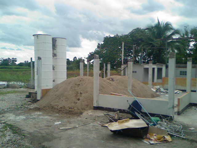 BAU.DE / BAU-Forum: 1. Bild zu Frage "Bodenplatte in Thailand: Streifenfundament notwendig? Kosten & Alternativen" im BAU-Forum "Neubau" BAU.DE / BAU-Forum: 1. Bild zu Frage "Bodenplatte in Thailand: Streifenfundament notwendig? Kosten & Alternativen" im BAU-Forum "Neubau"