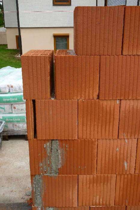 BAU.DE / BAU-Forum: 1. Bild zu Frage "Zu breite Stoßfugen beim Mauern: Ursachen, Probleme & Lösungen für Poroton-Ziegel?" im BAU-Forum "Neubau" BAU.DE / BAU-Forum: 1. Bild zu Frage "Zu breite Stoßfugen beim Mauern: Ursachen, Probleme & Lösungen für Poroton-Ziegel?" im BAU-Forum "Neubau"