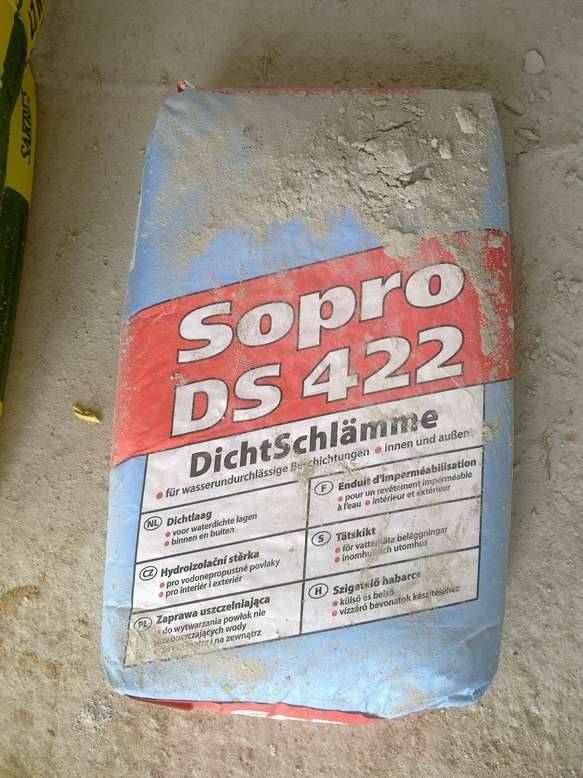 BAU.DE / BAU-Forum: 2. Bild zu Frage "Feuchtigkeit Fensterlaibung Rohbau: Ursachen, Ausblühungen & Sanierung?" im BAU-Forum "Neubau" BAU.DE / BAU-Forum: 2. Bild zu Frage "Feuchtigkeit Fensterlaibung Rohbau: Ursachen, Ausblühungen & Sanierung?" im BAU-Forum "Neubau"