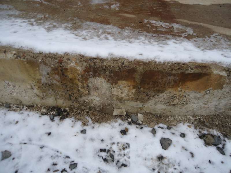 BAU.DE / BAU-Forum: 2. Bild zu Frage "Beton blättert nach 1,5 Jahren ab: Ursachen, Sanierung & Schutzmaßnahmen?" im BAU-Forum "Neubau" BAU.DE / BAU-Forum: 2. Bild zu Frage "Beton blättert nach 1,5 Jahren ab: Ursachen, Sanierung & Schutzmaßnahmen?" im BAU-Forum "Neubau"