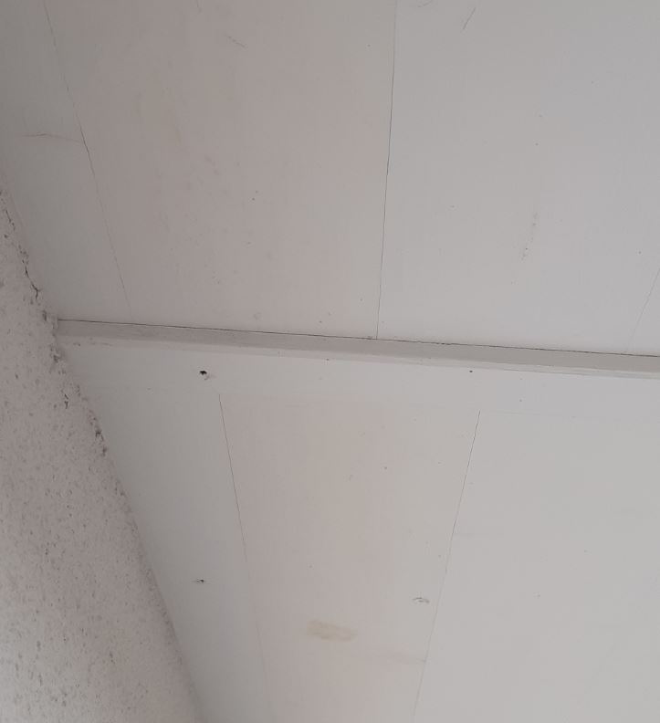 BAU.DE / BAU-Forum: 3. Bild zu Frage "Dachuntersichten verfärben sich, bitte um Hilfe bei Ursachenforschung" im BAU-Forum "Neubau" BAU.DE / BAU-Forum: 3. Bild zu Frage "Dachuntersichten verfärben sich, bitte um Hilfe bei Ursachenforschung" im BAU-Forum "Neubau"