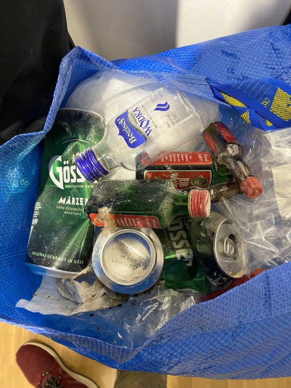 BAU.DE / BAU-Forum: 3. Bild zu Antwort "Wasserschaden: WW-Zählerkasten – Hinweis auf Fassadenproblem?" auf die Frage "Wasserschaden Neubauwohnung: Ursachenforschung an Decke/Terrasse – Was tun?" im BAU-Forum "Neubau" BAU.DE / BAU-Forum: 3. Bild zu Antwort "Wasserschaden: WW-Zählerkasten – Hinweis auf Fassadenproblem?" auf die Frage "Wasserschaden Neubauwohnung: Ursachenforschung an Decke/Terrasse – Was tun?" im BAU-Forum "Neubau"